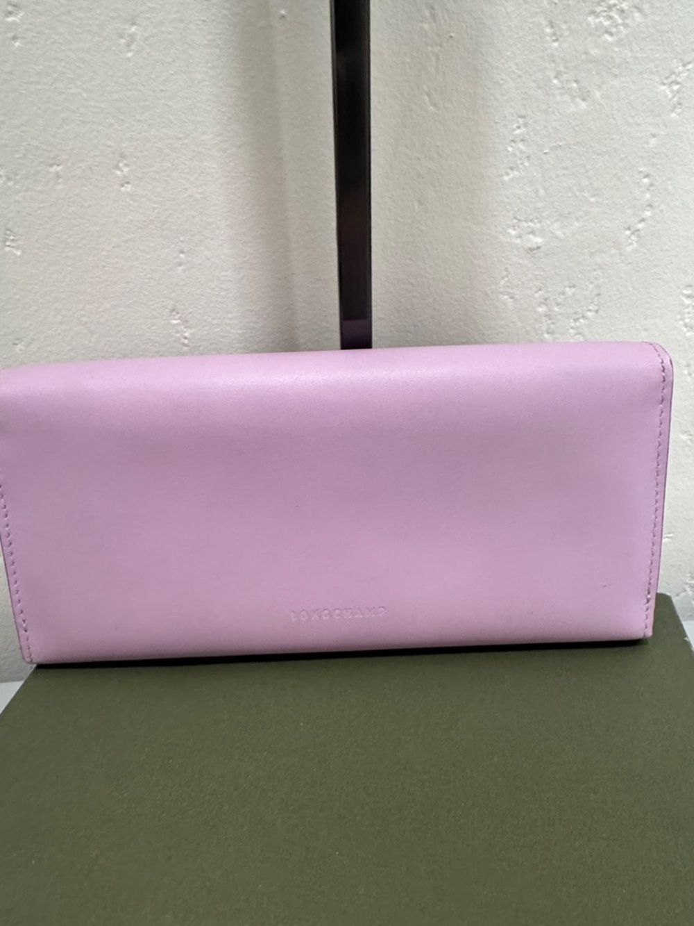 Longchamp Lilac Leather Continental Wallet with Gold Emblem - Picture 3 of 7